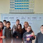 Ученици от прогимназиален курс с пиеса от разказа „Една българка“